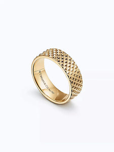 Wide Ring in 18k