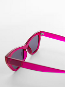 Cat-eye sunglasses