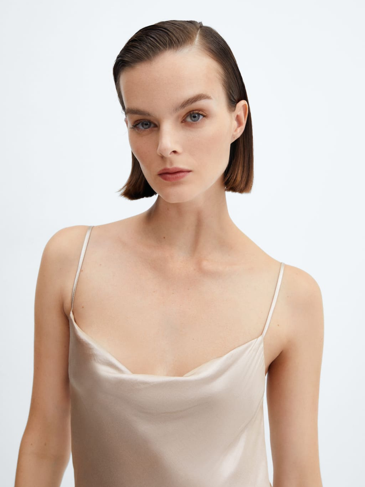 Open-back satin-effect dress